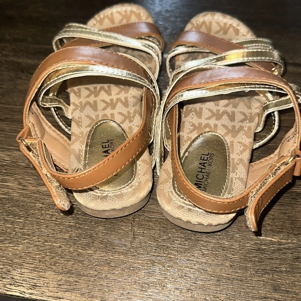 Michael Kors kids sandals Size‎ 1 gold & brown